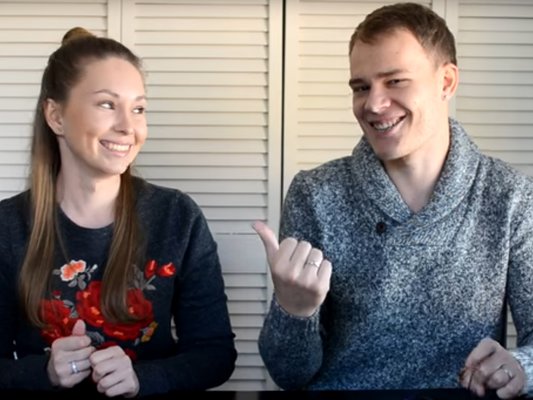 Покерные видеоблоги: от рэп-битв до печенья и капусты