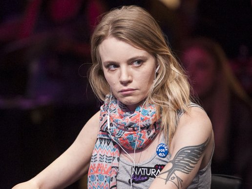 Кейт Холл ушла от бэкера со всеми деньгами: обзор новостей