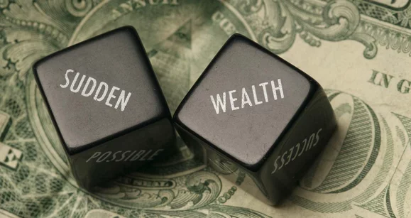 Как быстро разбогатеть: выиграть браслет WSOP или продать биткоины по $132