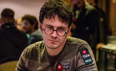 Когда превращать руку в блеф? Дебют Хэкстона в Punt of the Day